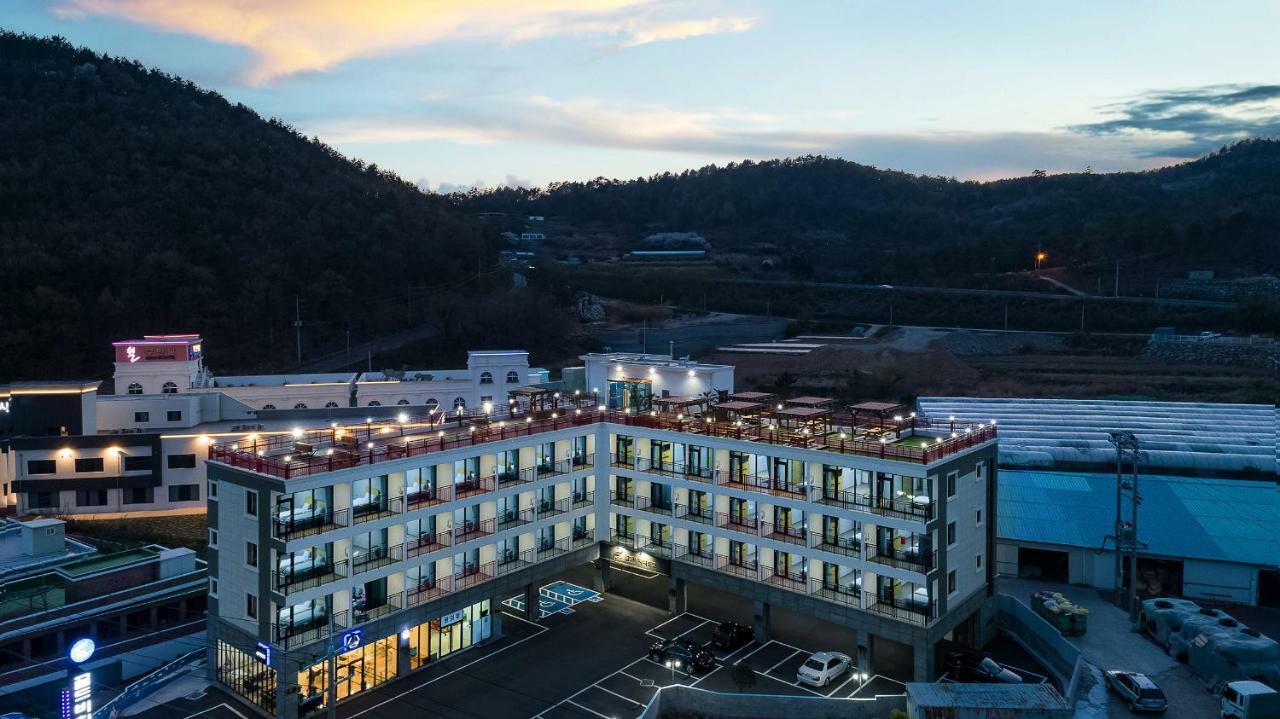 Gold Beach Resort Joszu Kültér fotó