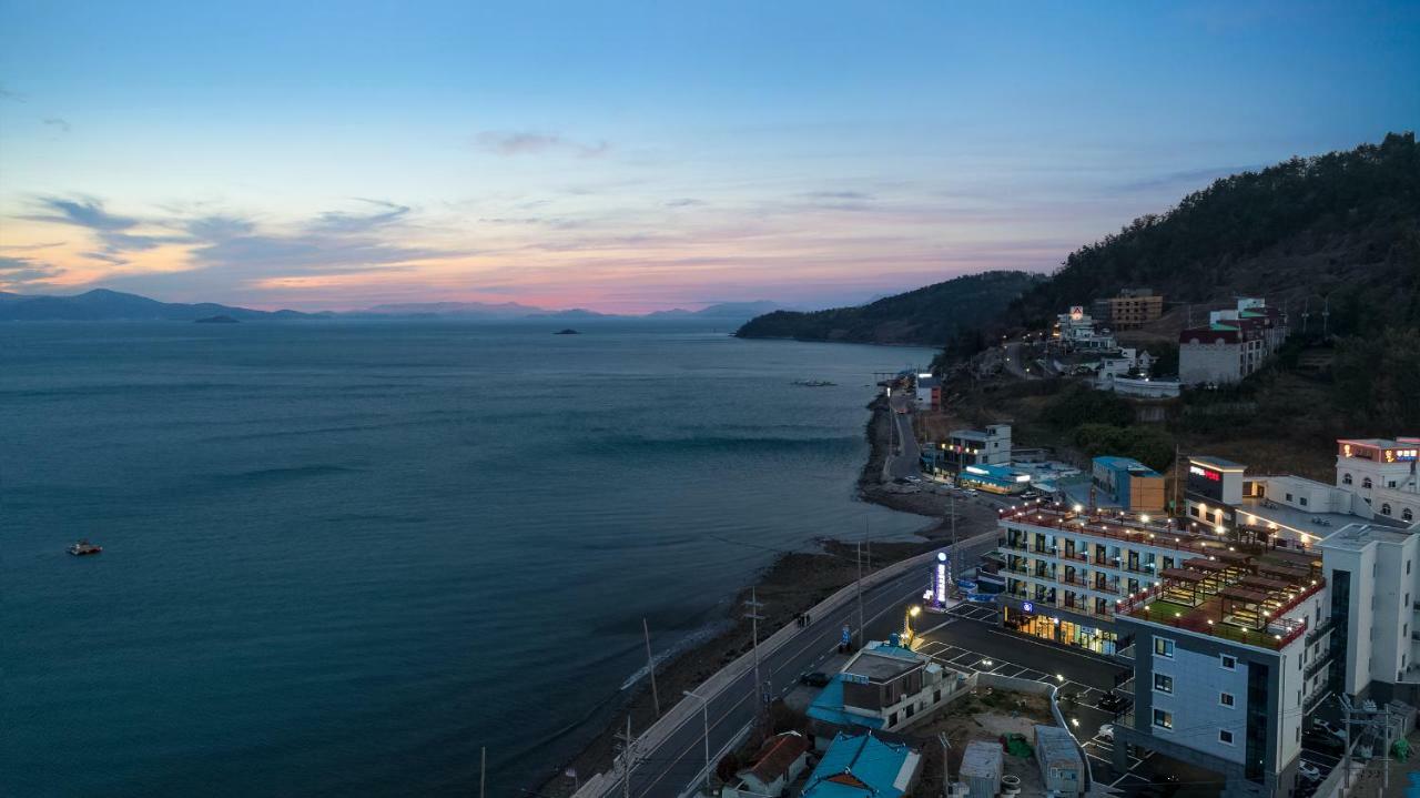 Gold Beach Resort Joszu Kültér fotó